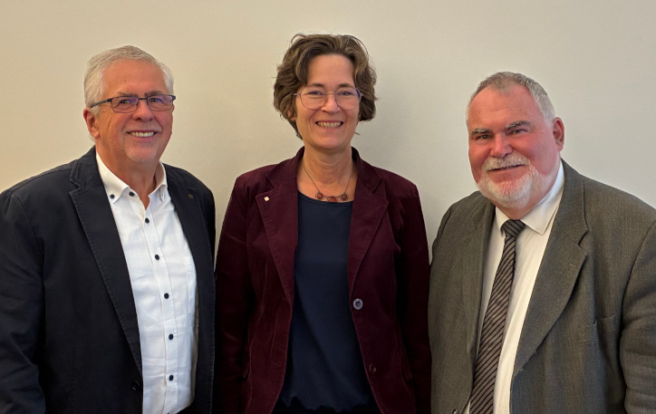Vorstand Herbst 2025 Web Karl Fleschenberg, Adele von Bünau, Michael Mehlmann - der Stiftungsvorstand 2025.
